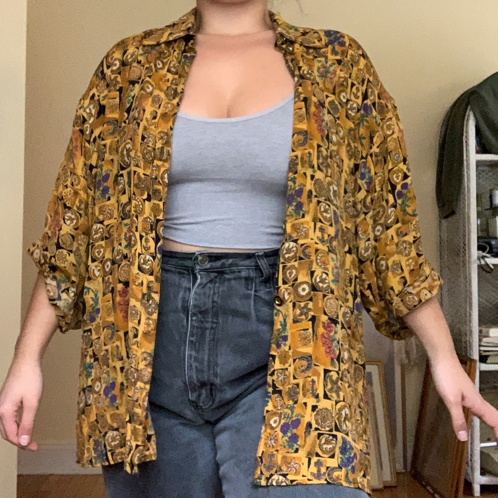 Detailed button down short sleeve